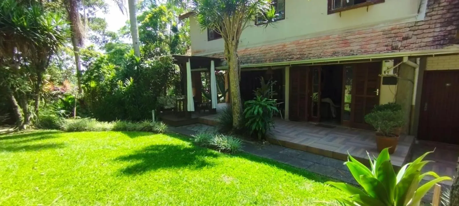 Apto Terreo Com Jardim - Praia Do Estaleiro- Balneario Camboriu Apartment