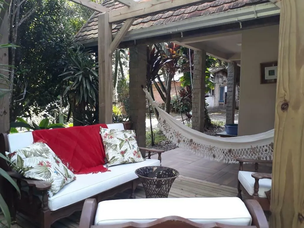 Apto Terreo Com Jardim - Praia Do Estaleiro- Balneario Camboriu