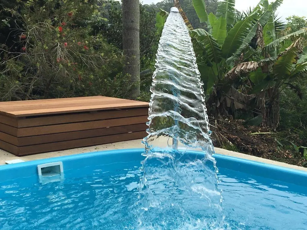 Apto Terreo Com Jardim - Praia Do Estaleiro- Balneario Camboriu